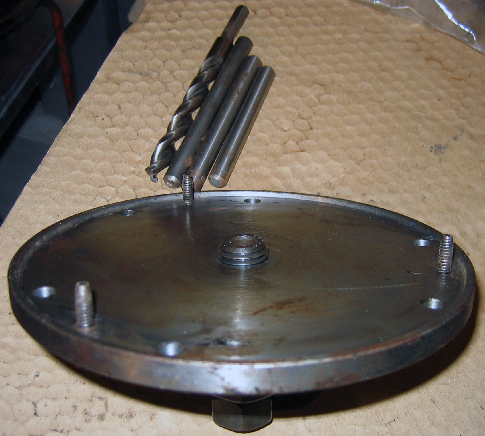Specialized custom puller for pulling EPCO clutch flywheels.