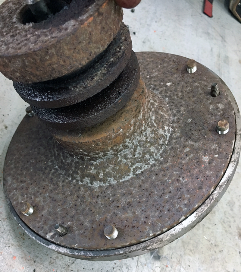 Custom puller attached to a flywheel that's been pulled. (Photo © Russ Chastain)